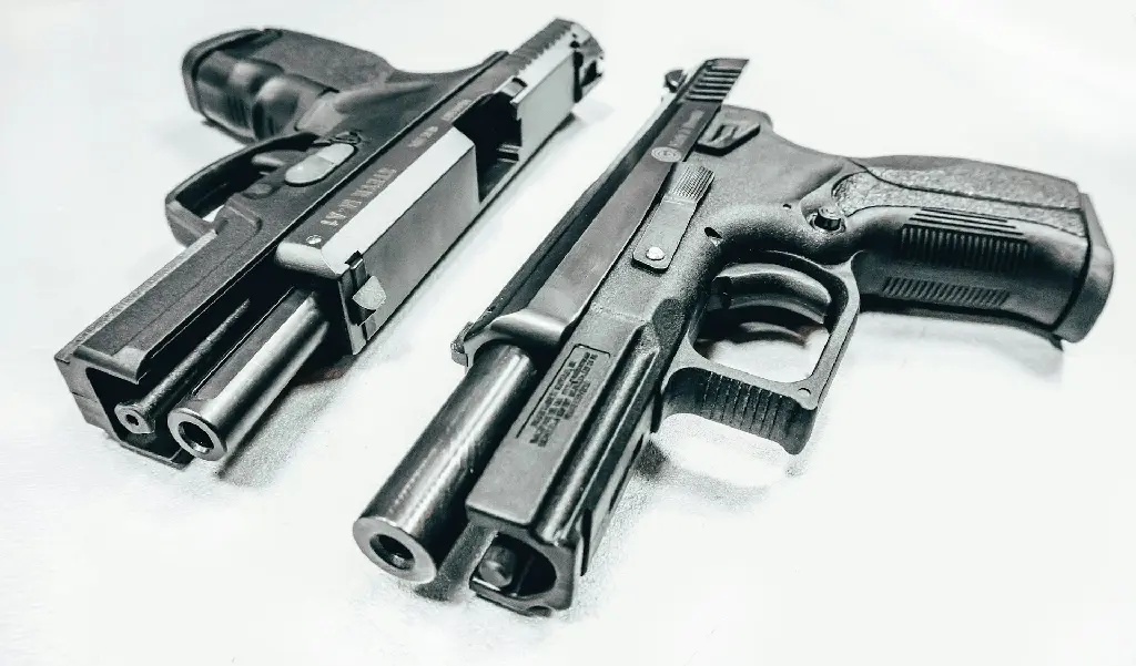 unsplash_J5yXIQnmYhM_pistola.webp